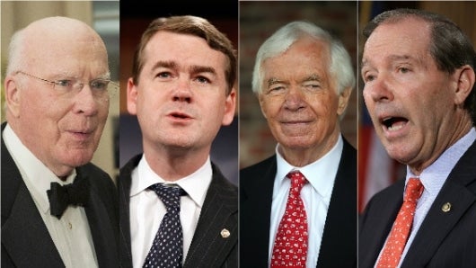Los senadores demócratas Patrick Leahy y Michael Bennet, y los republicanos Thad Cochran y Tom Udall. Fotos: AFP