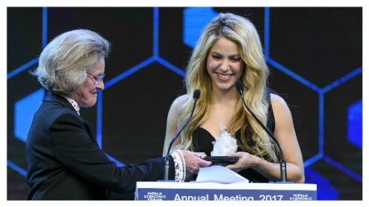 Shakira fundó en 1997 la ONG Pies Descalzos, que promueve la educación pública de calidad entre los niños vulnerables de Colombia. Foto: AFP