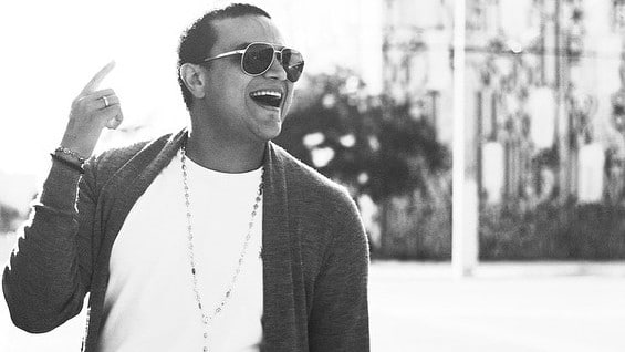 El cantante estará de gira promocionando su nuevo trabajo discográfico.