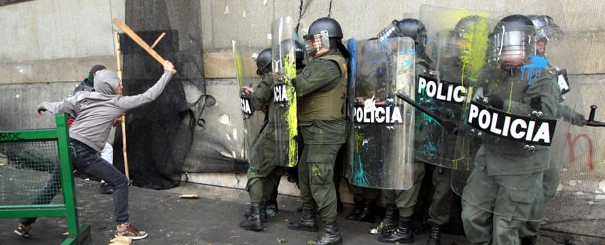 Los manifestantes se enfrentaron violentamente a las autoridades. Foto: EFE