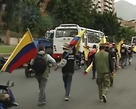 Los soldados piden no olvidar a las familias de los soldados caídos en combate.