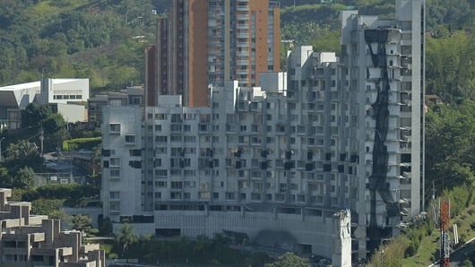Conjunto Space de Medellín antes de la demolición. Foto: AFP.