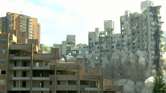 Así cayeron las torres.