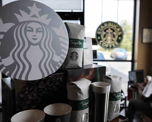 Starbucks compra alrededor de 90 millones de libras de café colombiano al año. Foto: AFP