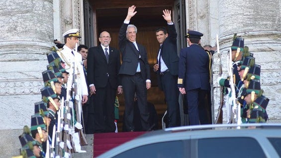 Entre las disposiciones del mandatario están mejorar la gestión de gobierno, crear un sistema nacional de cuidados y un impuesto a las grandes extensiones de tierra. EFE