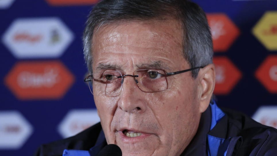 Óscar Washington Tabárez en rueda de prensa. Foto: EFE