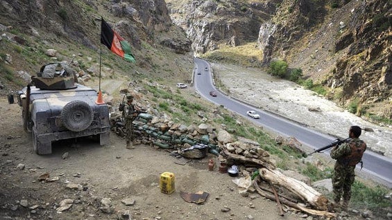 Los ataques de los talibanes se han intensificado contra objetivos gubernamentales y extranjeros, a pesar de las reiteradas peticiones de Kabul de reanudar negociaciones de paz con los insurgentes. Foto: EFE