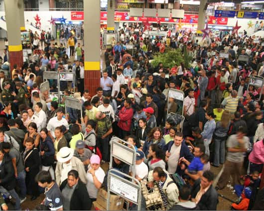 En la Terminal se hacen retratos hablados de presuntos responsables. Foto: Terminal de Transportes de Bogotá