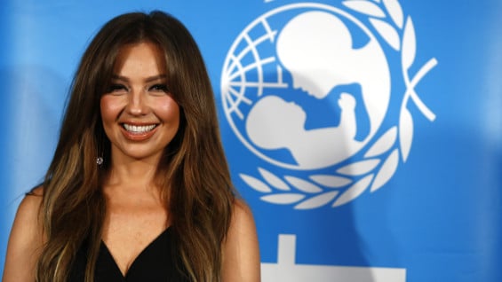 Thalía aseguró estar emocionada de poder ayudar a los niños y población vulnerable de su país. Foto: EFE.