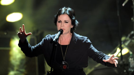 Los abogados de la cantante alegaron en su defensa los transtornos de personalidad que padece Dolores O'Riordan. AFP