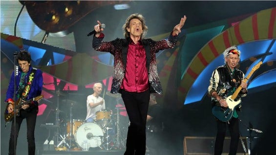 La legendaria banda de rock británica The Rolling Stones ofrece su concierto en la Ciudad Deportiva de La Habana. Foto: EFE.