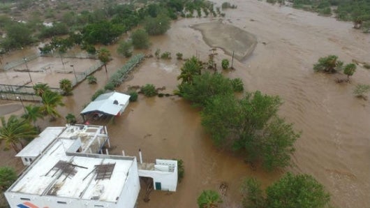 Vista aérea de las inundaciones al paso de la tormenta tropical Lidia en los Cabos, Baja California Sur, en el noroeste de México. Foto Agencia EFE