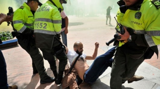 Durante la manifestación se presentaron disturbios. Foto: AFP