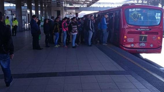 Actualmente se calcula que en promedio viajan siete personas por metro cuadrado en el sistema.