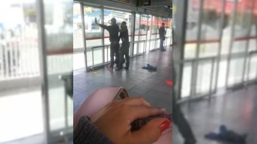 La polémica requisa.