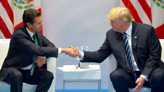 El encuentro entre los dos mandatarios duró aproximadamente media hora. Foto: EFE