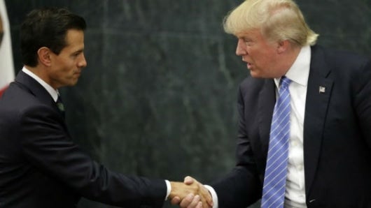 Enrique Peña Nieto, presidente de México (izq) - Donald Trump, presidente de EE.UU. (der). Foto: AFP