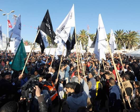 Los tunecinos están divididos por la profunda crisis política y económica. Foto: AFP