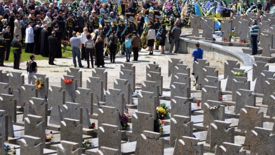 Funeral de soldados ucranianos muertos en el este del país. Foto: AFP