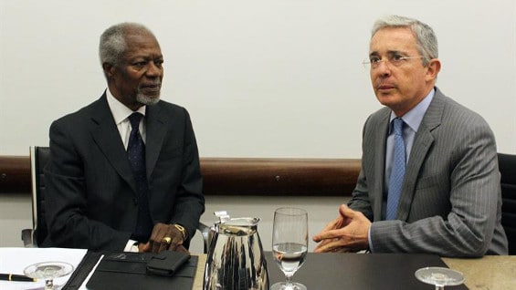 Uribe se reunió con Annan un día después de que se citara con el presidente Juan Manuel santos. Foto: EFE