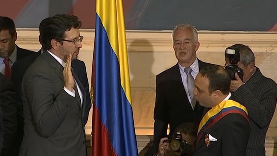 El representante Pierre García.