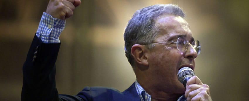 Con 19 senadores, y consolidándose como la segunda fuerza política del país, Uribe fue el gran ganador de la jornada. Foto: AFP.