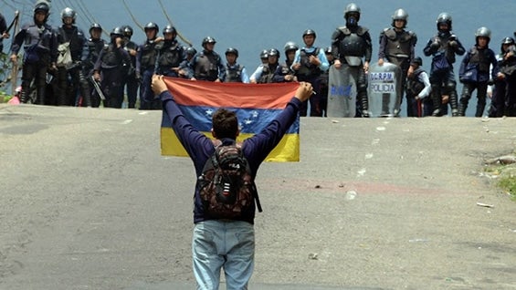 De cada 100 venezolanos, 68 desaprueban la gestión de Maduro. AFP
