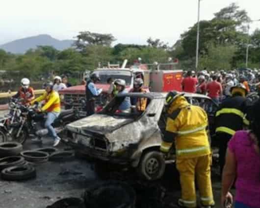 Imagen de la manifestación en la frontera. Foto: @linda0863