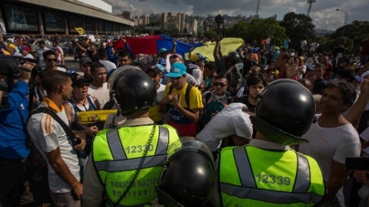 En las últimas semanas se han presentado decenas de manifestaciones en Venezuela. Foto: AFP.