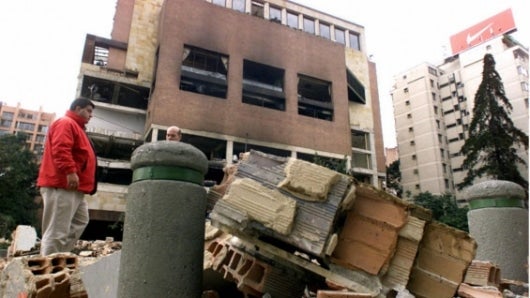 El atentado se llevó a cabo hacia los 8 de la noche del viernes 7 de febrero de 2003. Foto: AFP