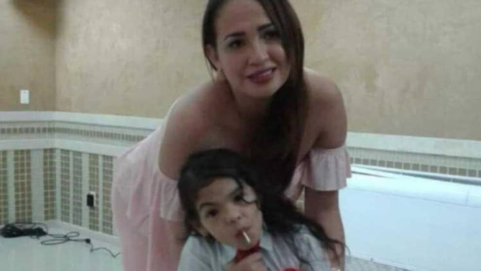 Madeleine Ramos García, y su pequeña hija, Salomé.