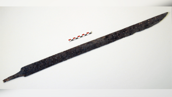 Espada vikinga de 1.200 años. Foto: EFE