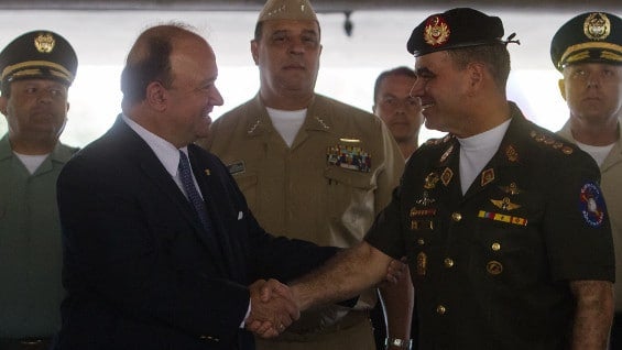 Ministros de Defensa de Colombia y Venezuela, Luis Carlos Villegas y Vladimir Padrino. Foto: EFE.