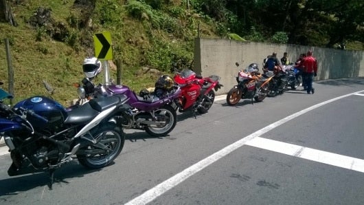 “No más motos asesinas”, gritaba la comunidad. Foto: @AlvaroAMarinM