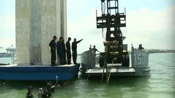 La estatua fue alcanzada por una descarga eléctrica en la tarde del domingo.