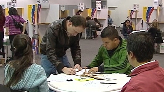 Según el proyecto del Partido Conservador, los colombianos que ejerzan su derecho al voto podrán acceder a beneficios. Foto: Noticias RCN.