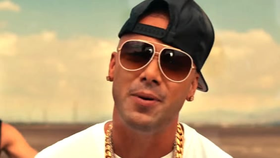 El cantante confesó que compone canciones en las que desahoga todos sus sentimientos con Dios.