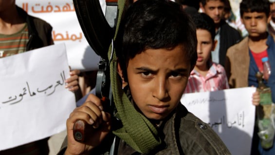 71 niños murieron en el norte del país y 44 en el sur. Foto: AFP