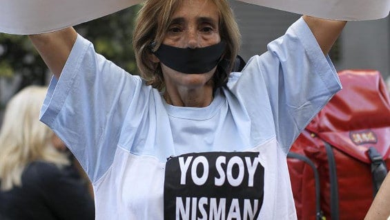 Nisman fue hallado muerto en su domicilio horas antes de su comparecencia prevista en el Congreso para informar sobre la denuncia contra la presidenta Cristina Fernández. Foto: EFE