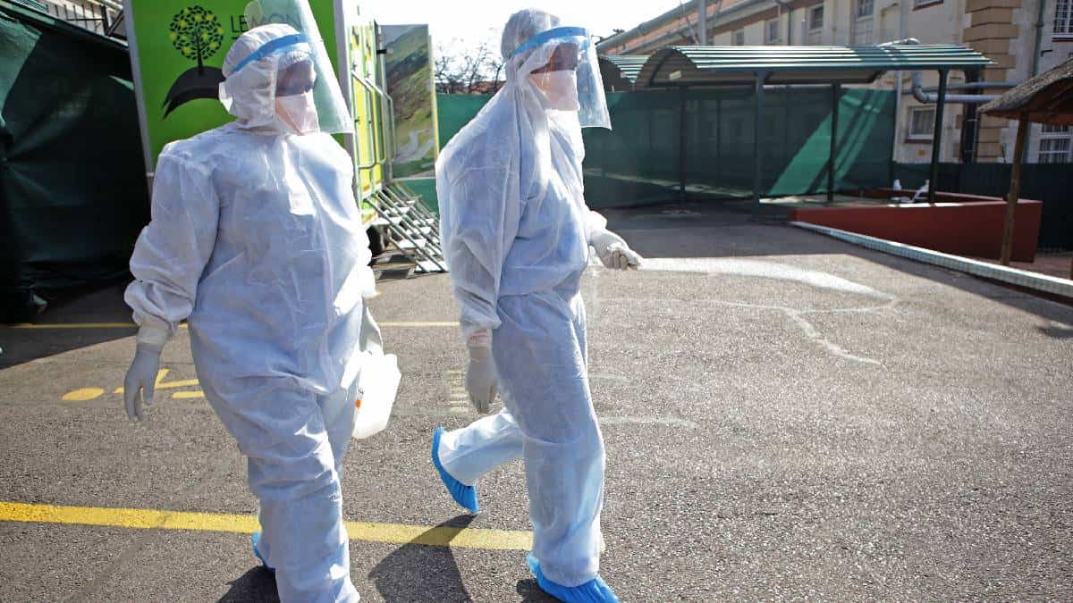 Puede existir una variante de covid-19 más transmisible en Sudáfrica, según investigador