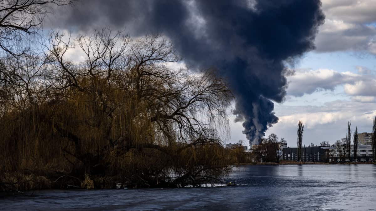 Al menos 21 personas murieron en bombardeo en ciudad ucraniana de SumyAl menos 21 personas murieron en bombardeo en ciudad ucraniana de Sumy