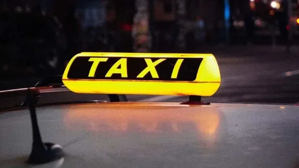 “Ladrona, roba taxis”: el bochornoso reclamo que le hizo un taxista a una mujer “Ladrona, roba taxis”: el bochornoso reclamo que le hizo un taxista a una mujer