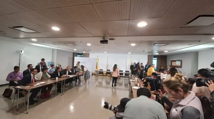 Taxistas abandonaron reunión con Mintransporte