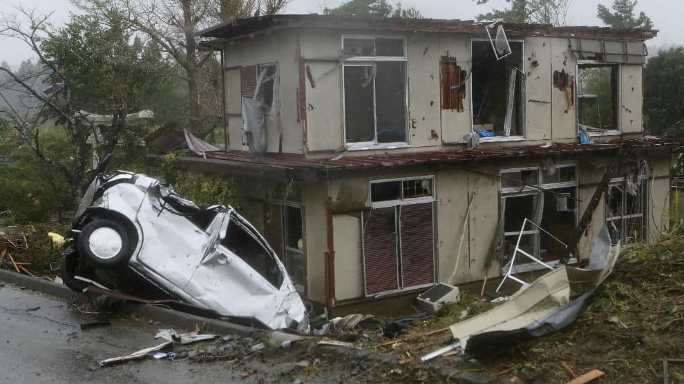 Según el proveedor eléctrico Tokyo Electric Power Company (Tepco) hay más de 150.000 viviendas sin luz en Tokio. Foto: AFP