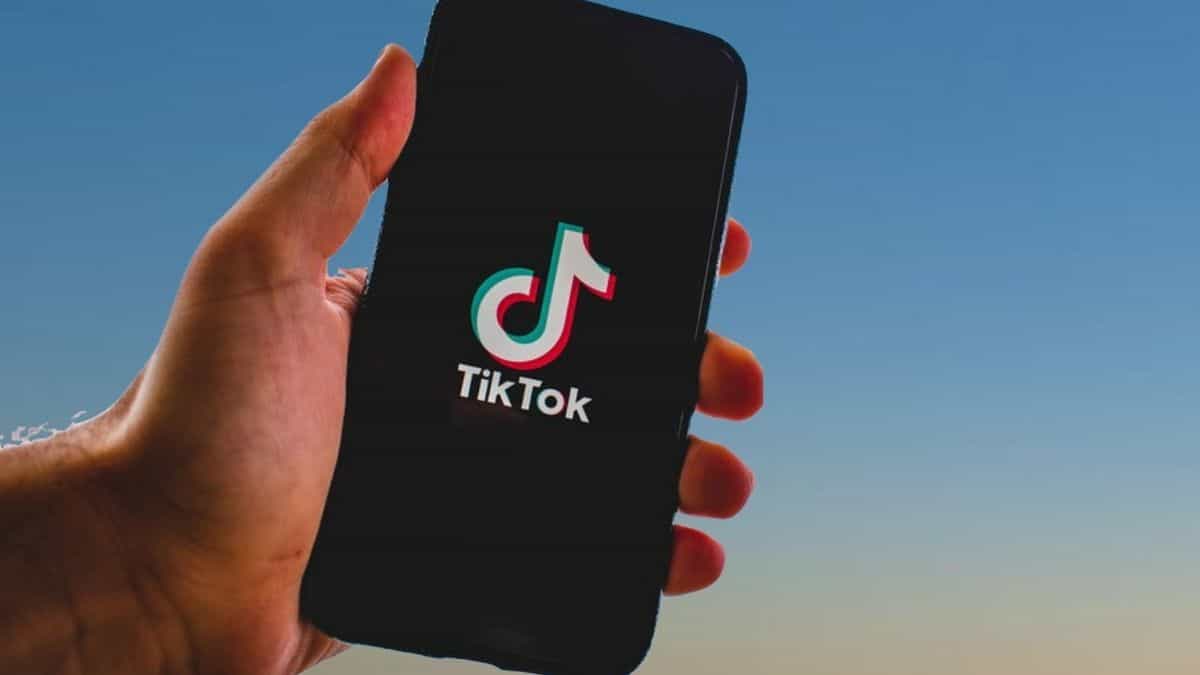 TikTok ya trabaja para incluir las historias como las de Instagram