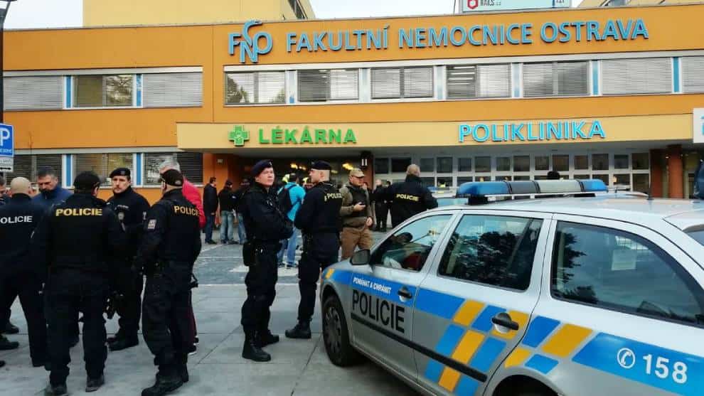 Seis muertos deja tiroteo en un hospital de República Checa