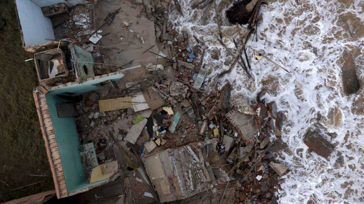 Ascienden a 24 los muertos por tragedia de lluvias en Brasil