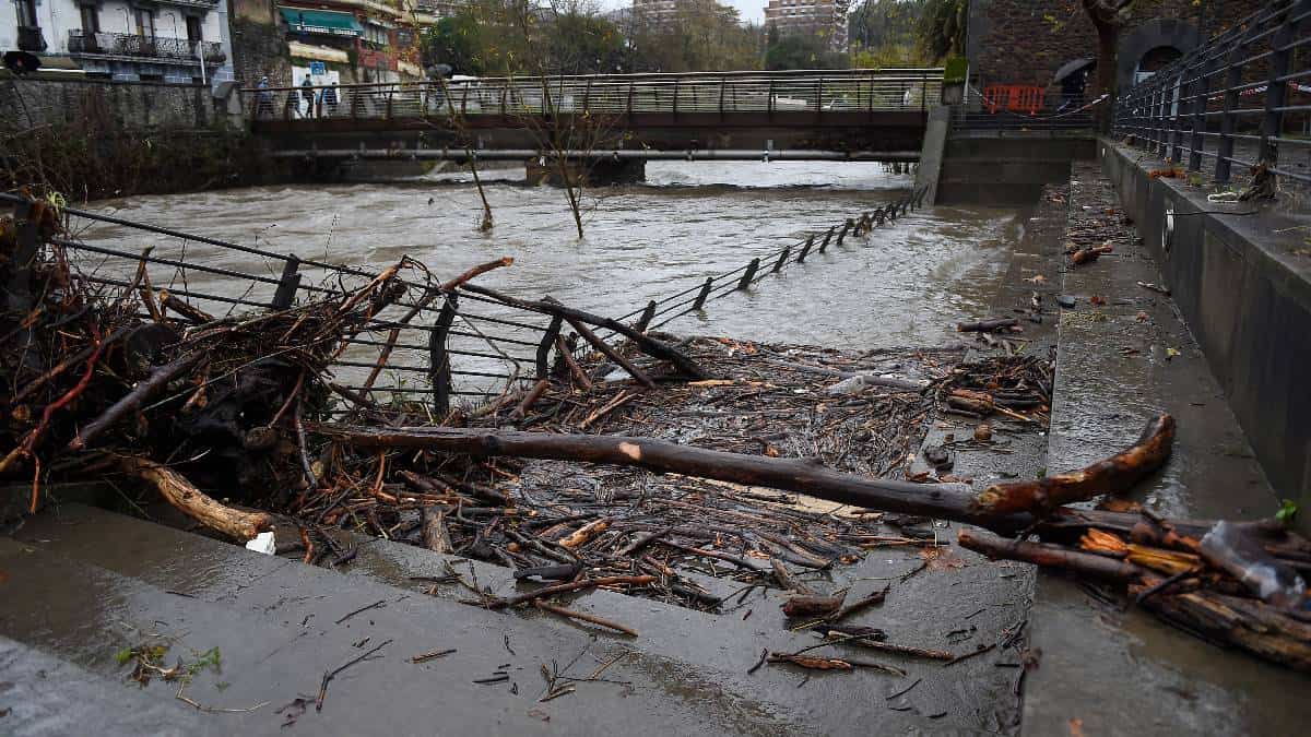 Tornado deja al menos medio centenar de muertos en Estados Unidos