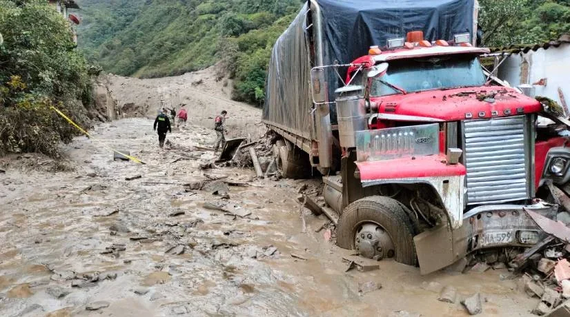 La avenida torrencial se presentó sobre la medianoche, tras horas de intensas lluvias