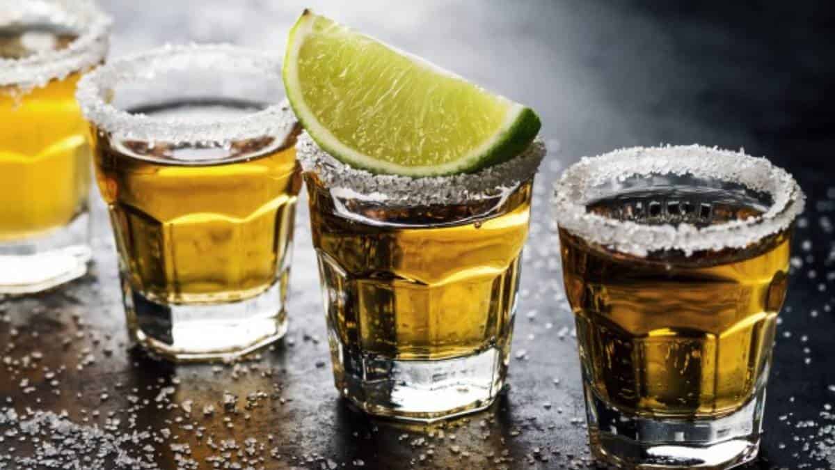 ¡Ojo con lo que toma! 30 personas han muerto por beber licor adulterado con metanol